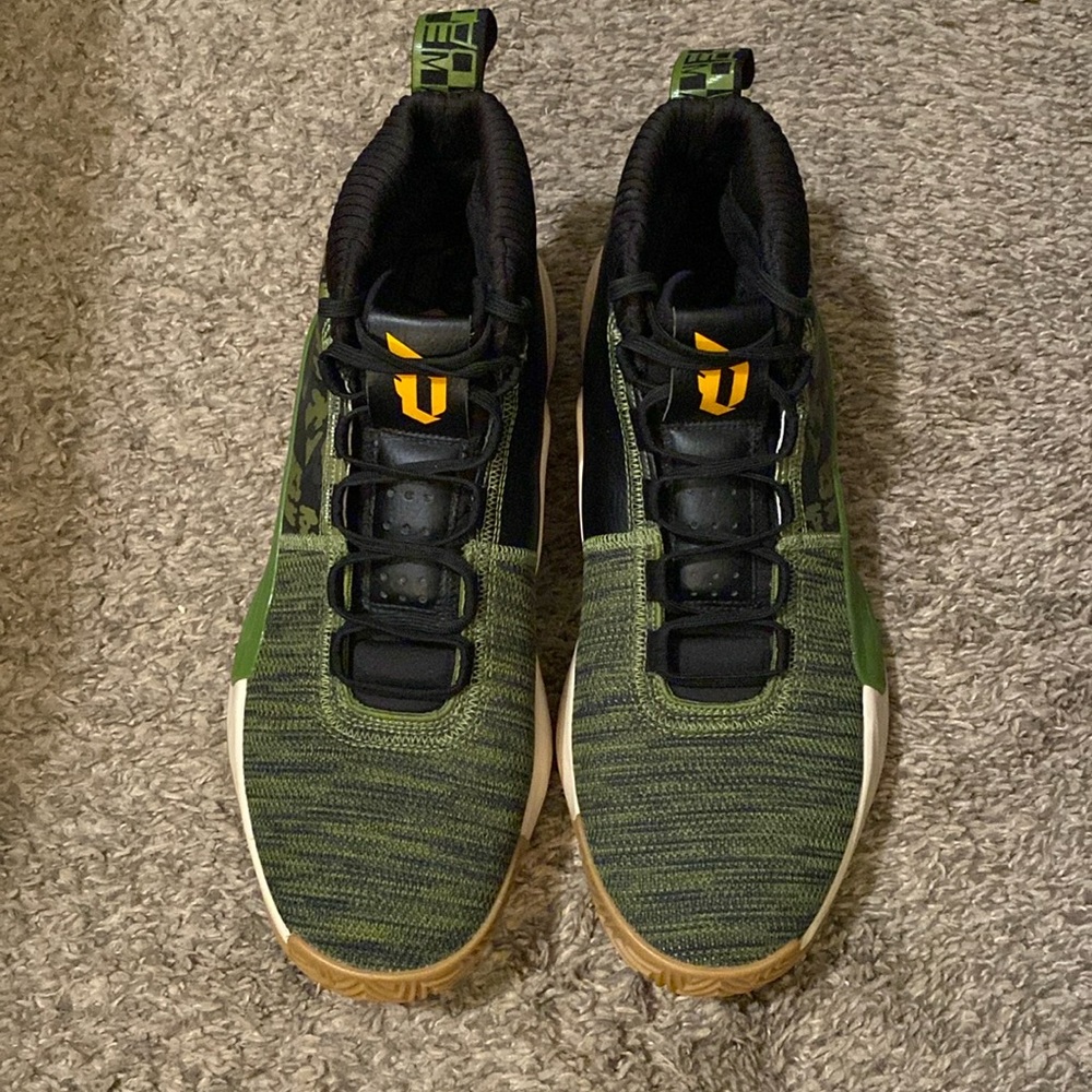 Adidas Dame 5 Tech Olive US M 12.0